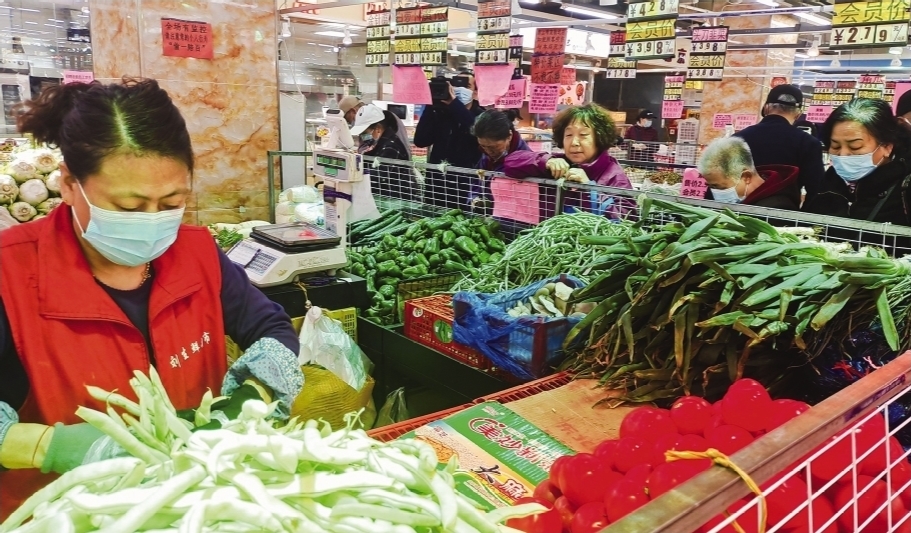 市民至月底可在沈阳161家门店设立的惠民蔬菜专柜购买